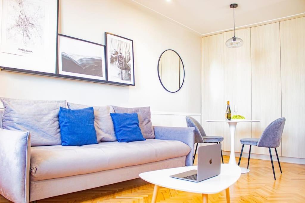 Central Apartment With Balcony And Views, Old Town, Metro Varsovia Exterior foto